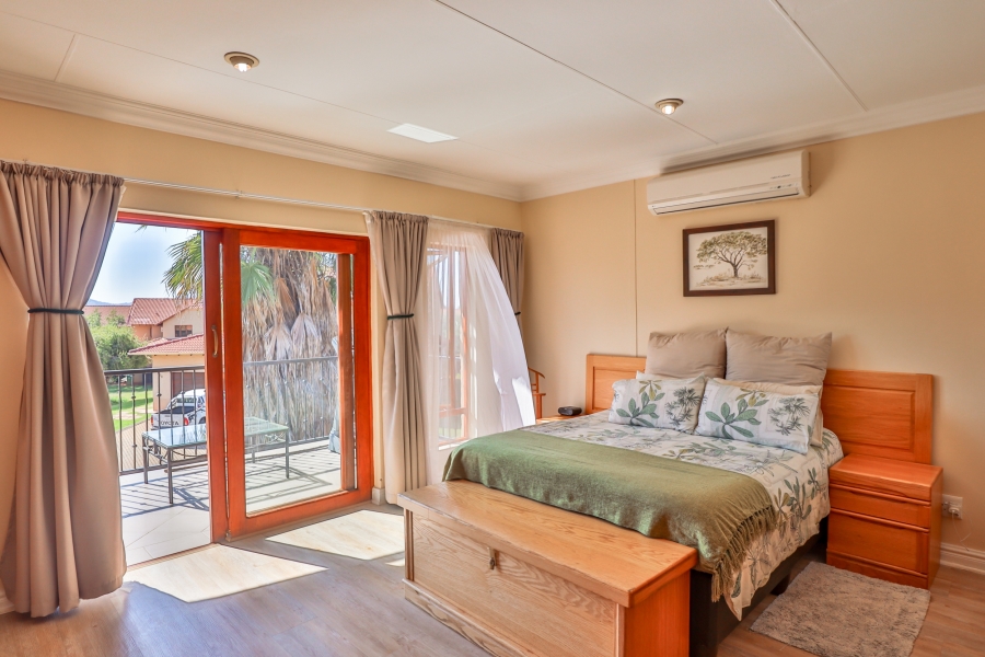 To Let 3 Bedroom Property for Rent in The Coves North West